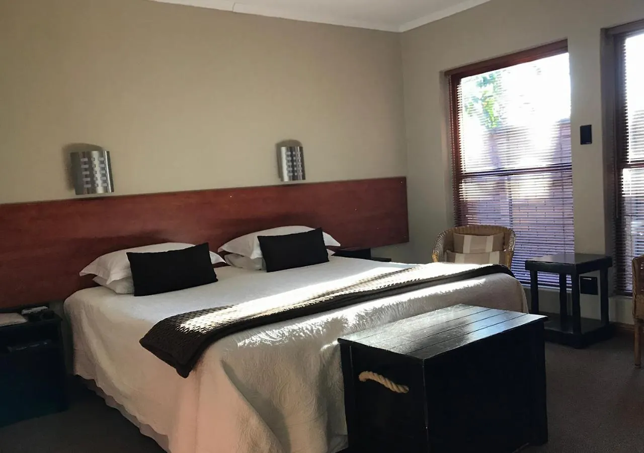 A La Martha'S Air-Port Guest House Port Elizabeth